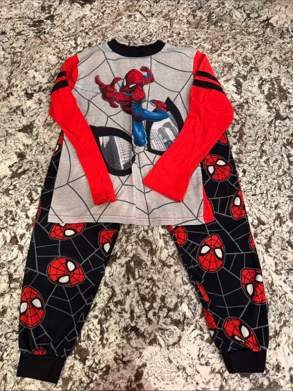 Boys Medium Marvel Spider-Man Sleep Top in Red and Black
